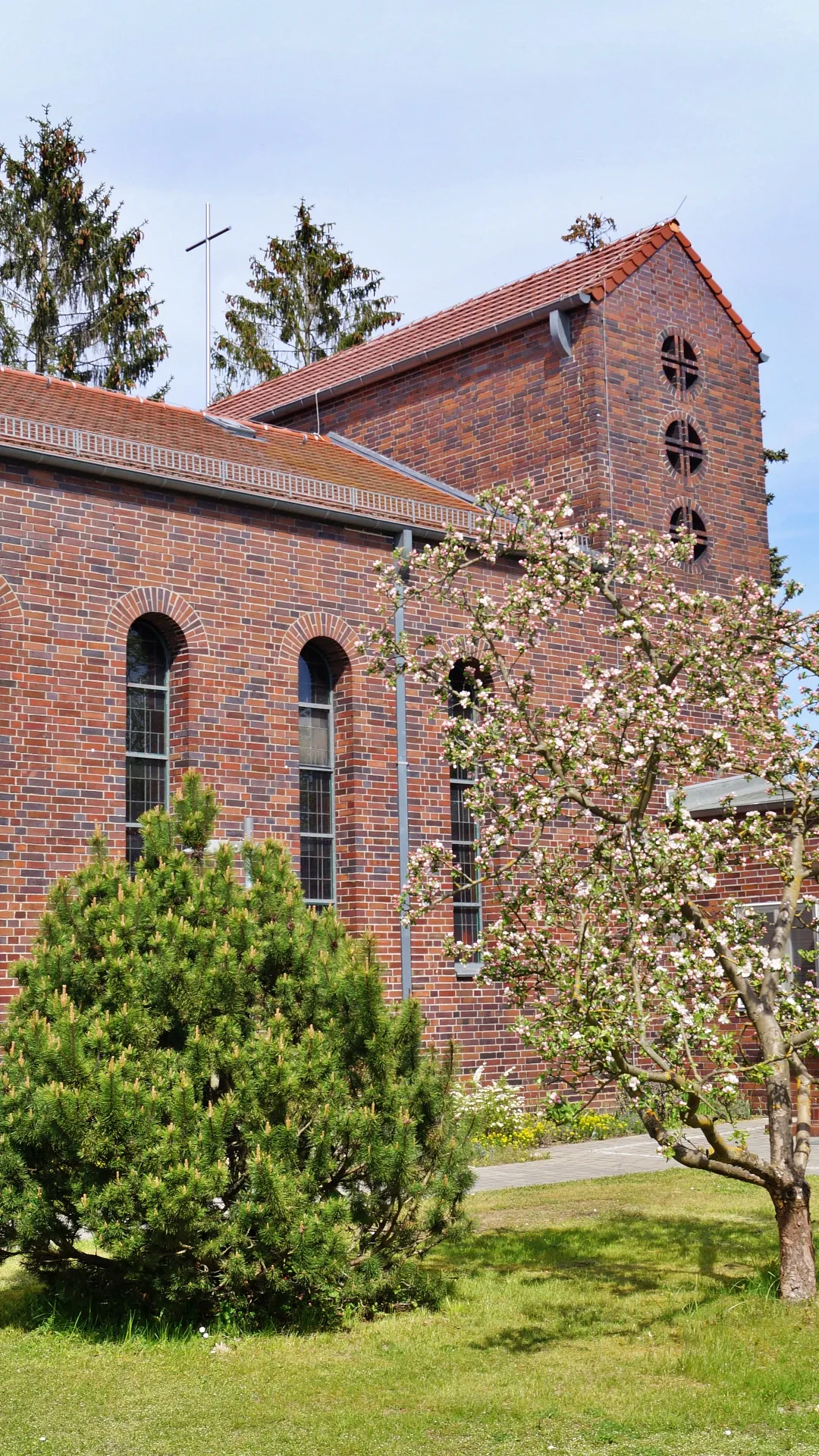kath. Kirche St. Hubertus Petershagen Südseite